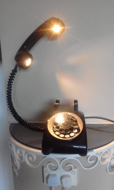 Dimmable telephone light