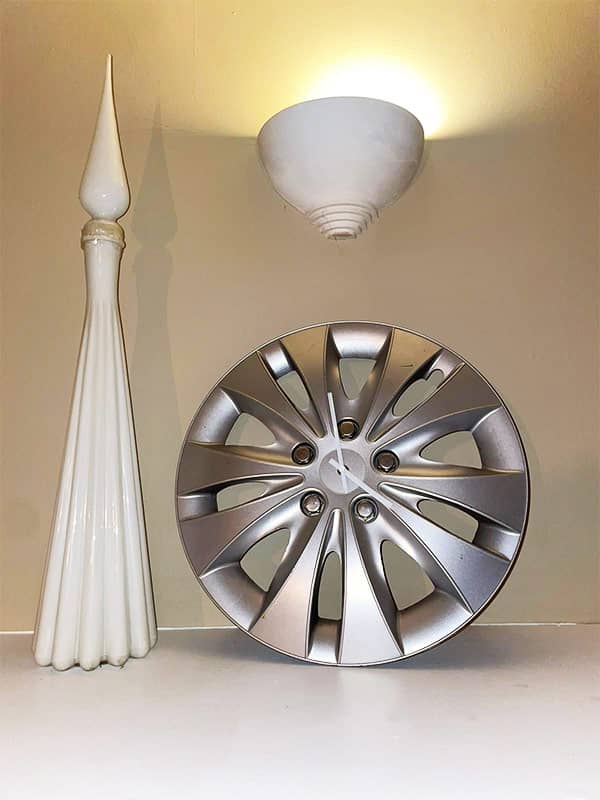 IMAGE - clock made with car hubcap